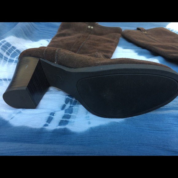BROWN SUEDE TALL HEEL BOOTS 8.5 MEDIUM - Picture 8 of 10